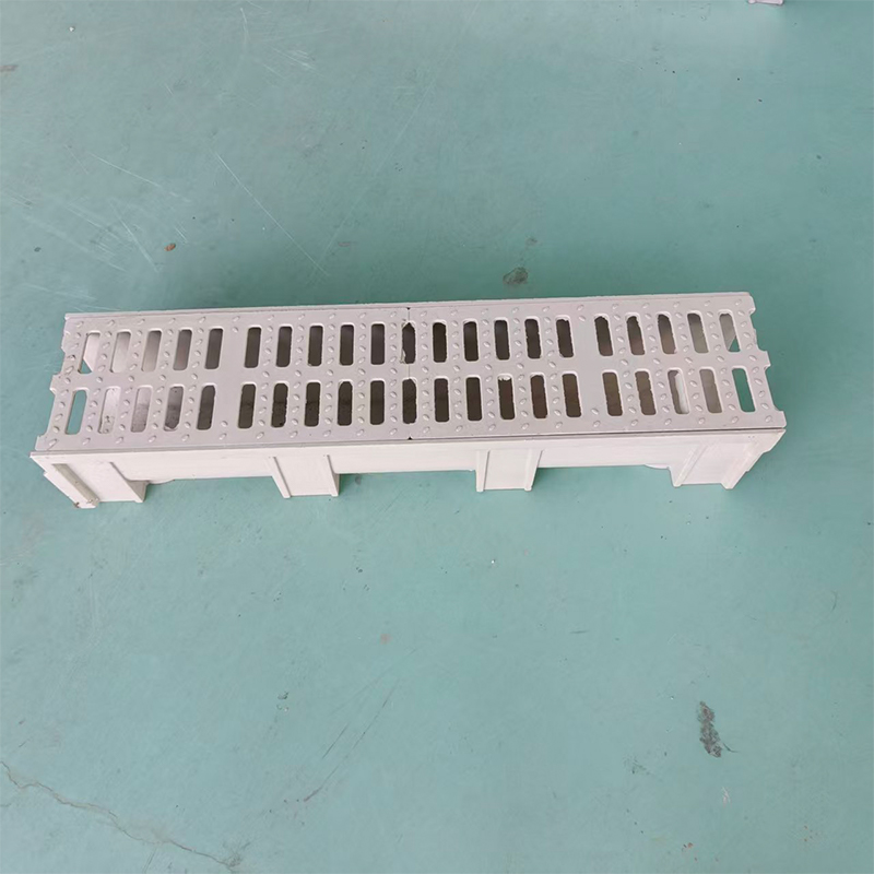 Ist eine Entwässerungsrinne besser als ein Oberflächenabfluss für die Installation in Einfahrten?